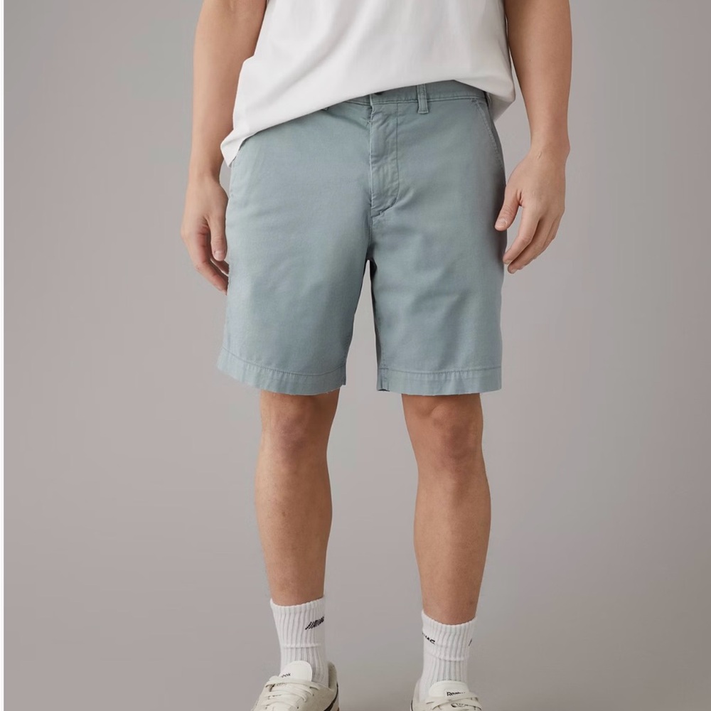 American Eagle Men’s 9" Flex Weekend Khaki Short size 30